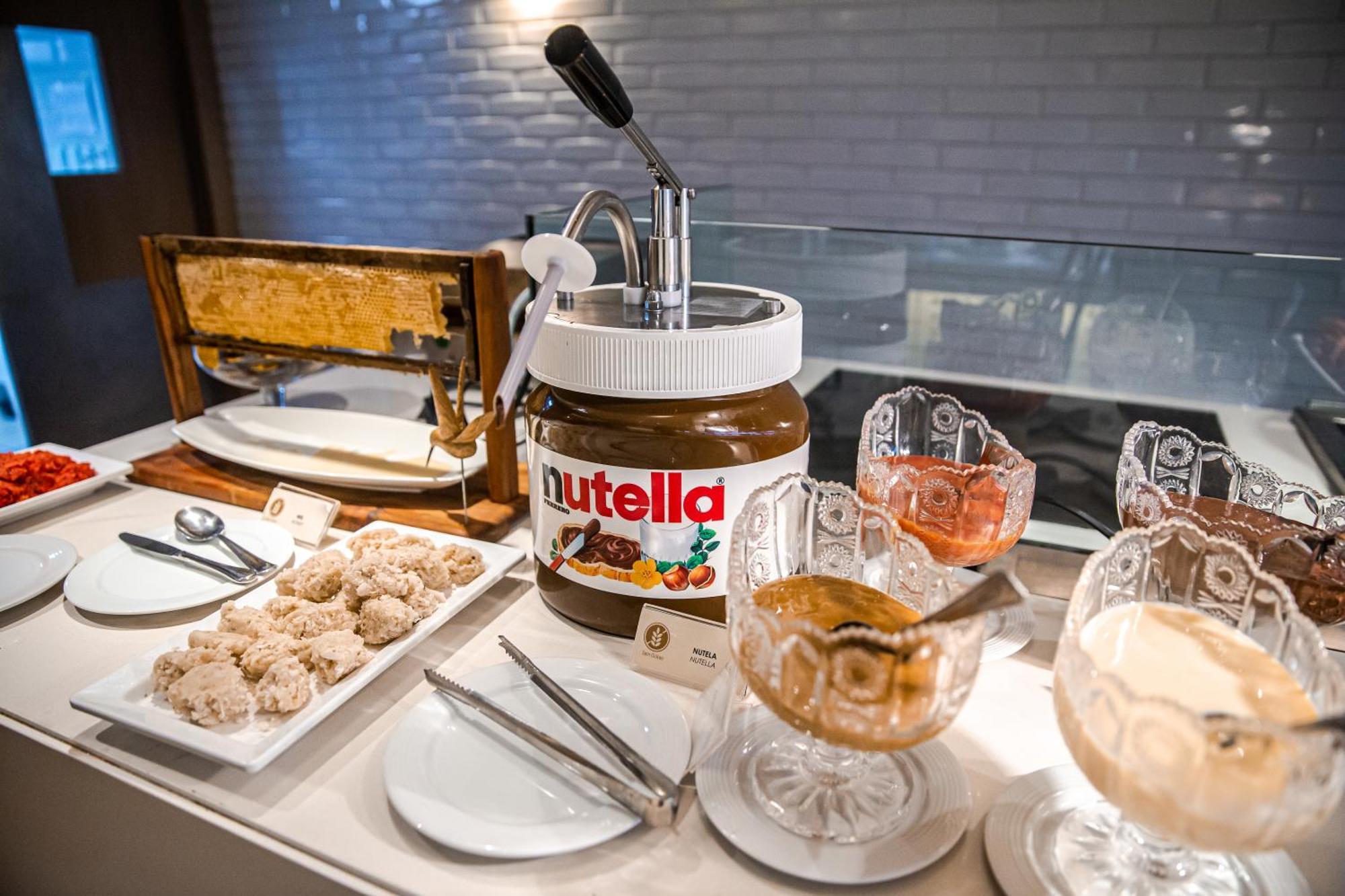 Hotel Gran Marquise Fortaleza  Kültér fotó Nutella being used in a dessert